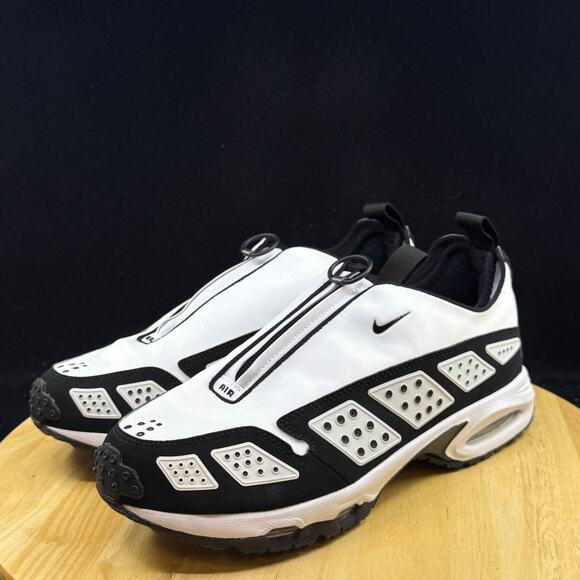 Nike Air Max SNDR Women\'s Size 11/ Men\'s Size 9.5 White Black Shoes FZ2068 100 main image 8